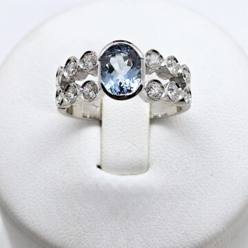 Anello con Acquamarina e Diamanti