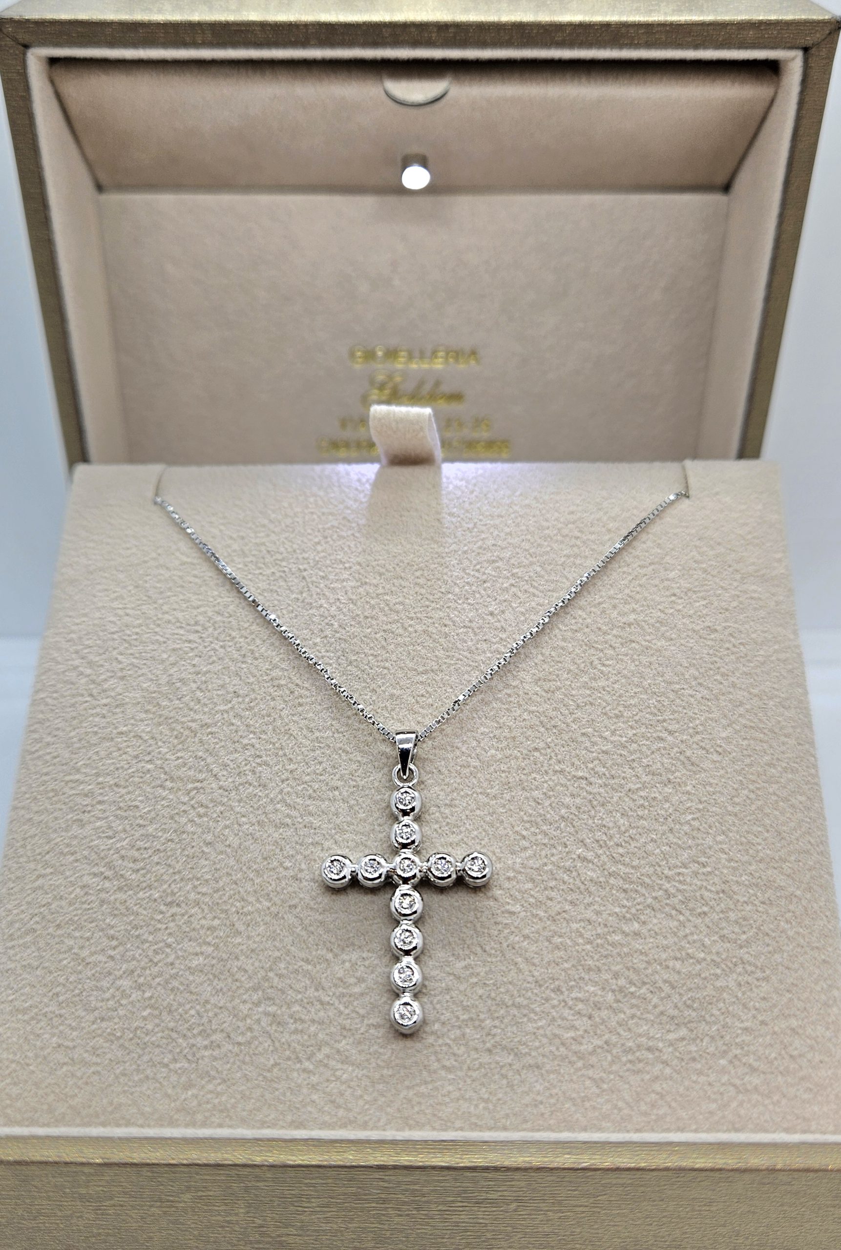 Croce in oro bianco 18kt con diamanti - immagine 2