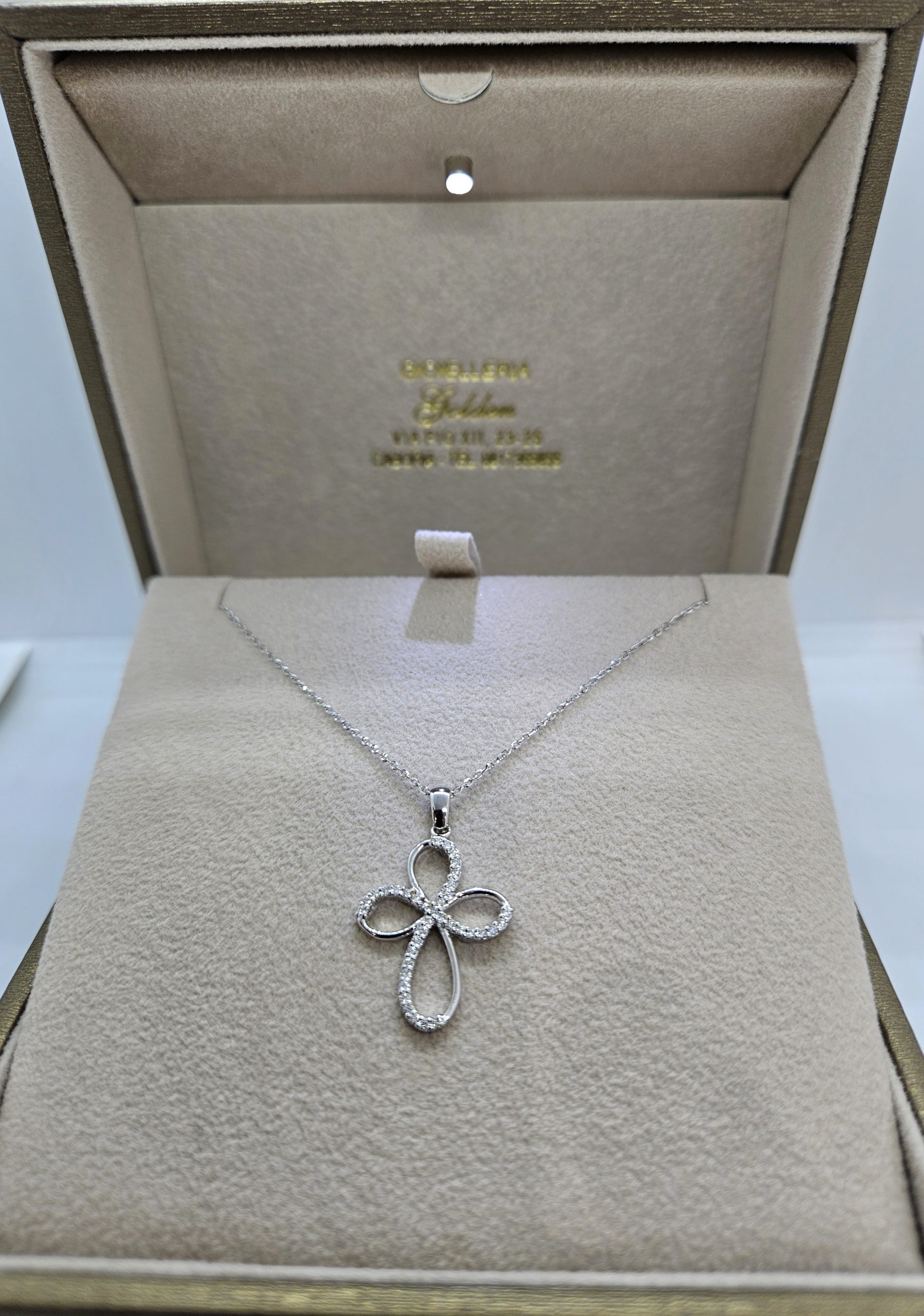 Croce in oro bianco 18kt con diamanti - immagine 2