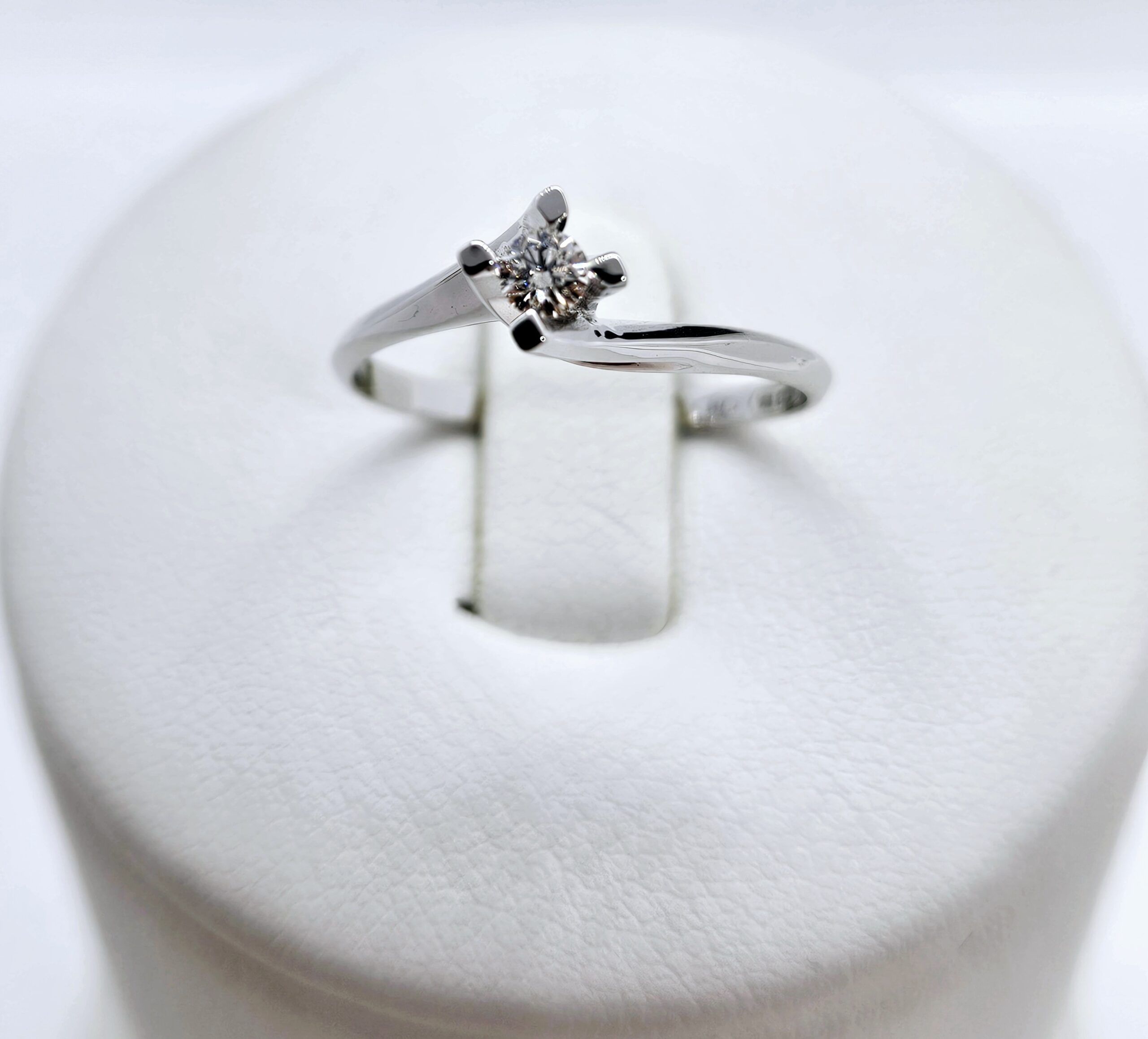 Solitario con Diamante