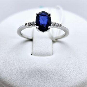 Anello con Zaffiro  e Diamanti