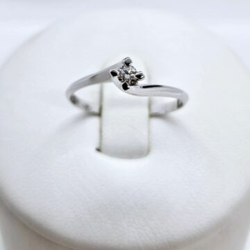 Solitario con Diamante